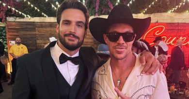 Criador de conteúdo adulto, Samuel Hodecker conhece Diplo no PornHub Awards