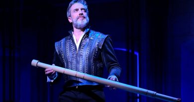 “Galileo”, musical inspirado na vida de Galileu Galilei estreia na Broadway “Galileo”, musical inspirado na vida de Galileu Galilei estreia na Broadway