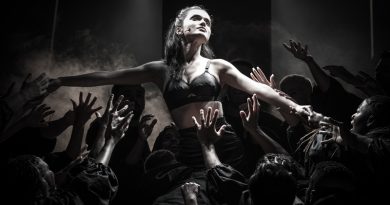 Musical “Evita” chega à Broadway com Rachel Zegler no elenco