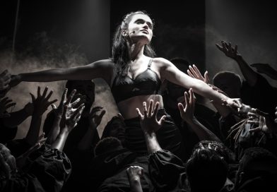 Musical “Evita” chega à Broadway com Rachel Zegler no elenco