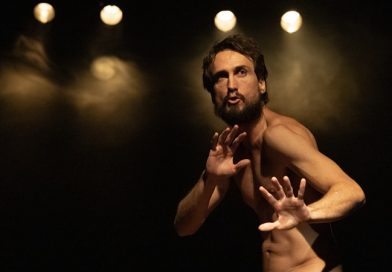 Angel Ferreira estreia o sucesso Sidarta em São Paulo no Teatro Estúdio Angel Ferreira estreia o sucesso Sidarta em São Paulo no Teatro Estúdio