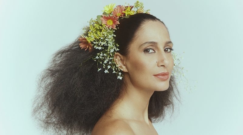 Camila Pitanga será Clara Nunes em cinebiografia