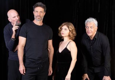 Comédia ‘Cansei de ser belo’ estreia no Teatro YouTube Comédia ‘Cansei de ser belo’ estreia no Teatro YouTube