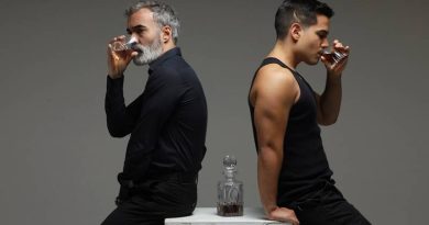 Com Bruno Gadiol e Alexandre Acquiste, “Quarto 2107” retorna aos palcos para 2ª temporada Com Bruno Gadiol e Alexandre Acquiste, “Quarto 2107” retorna aos palcos para 2ª temporada