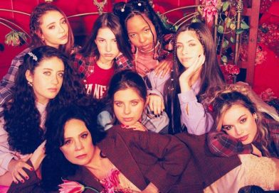 ‘Confissões de Adolescente’ vira musical e marca estreia da Flor Gil no teatro ‘Confissões de Adolescente’ vira musical e marca estreia da Flor Gil no teatro